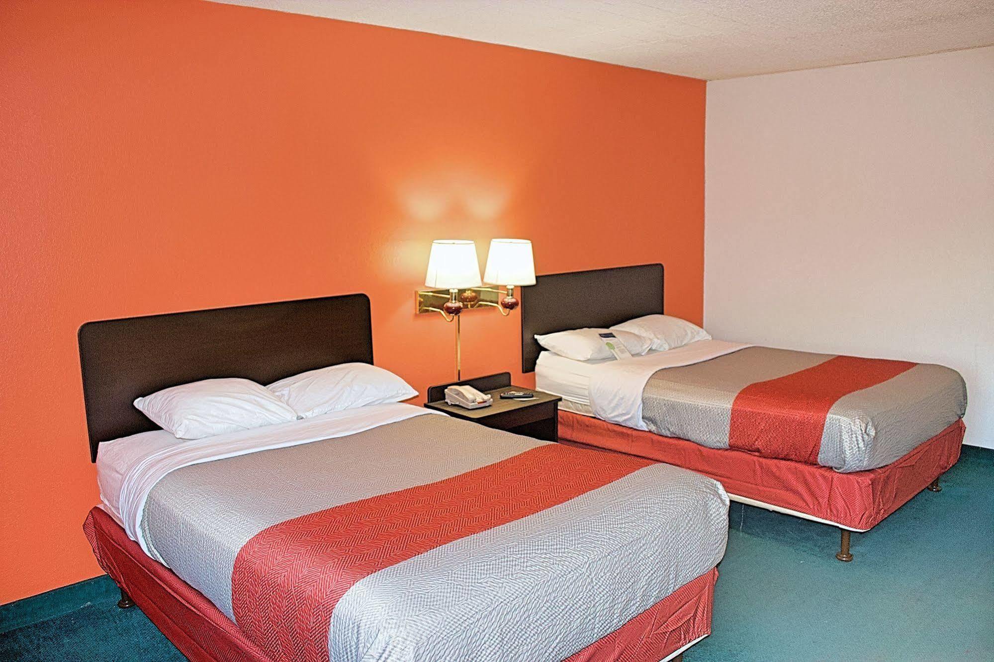 Motel 6-New Stanton, Pa Ngoại thất bức ảnh