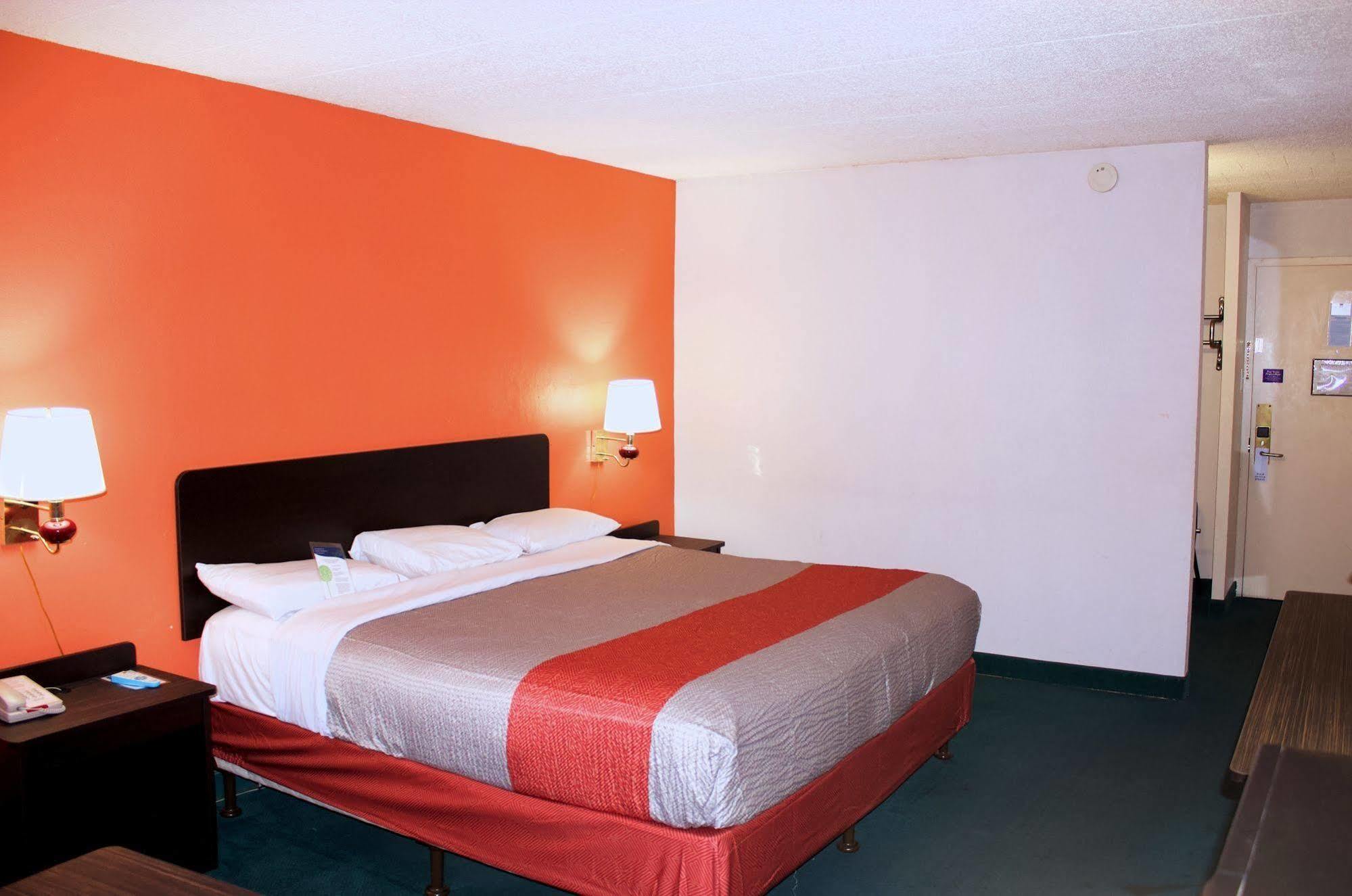 Motel 6-New Stanton, Pa Ngoại thất bức ảnh